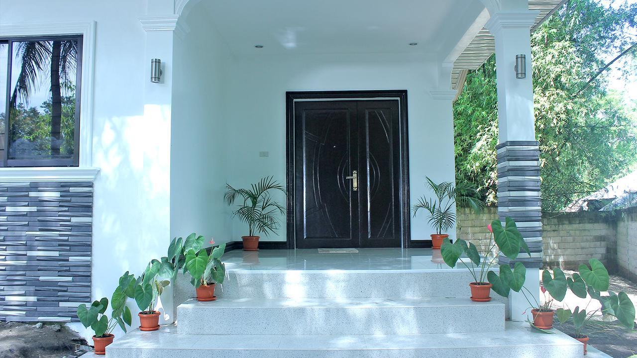 Hanella'S Place Bacong  Buitenkant foto